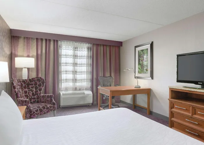 Best Hotels Near Champion Center in Springfield